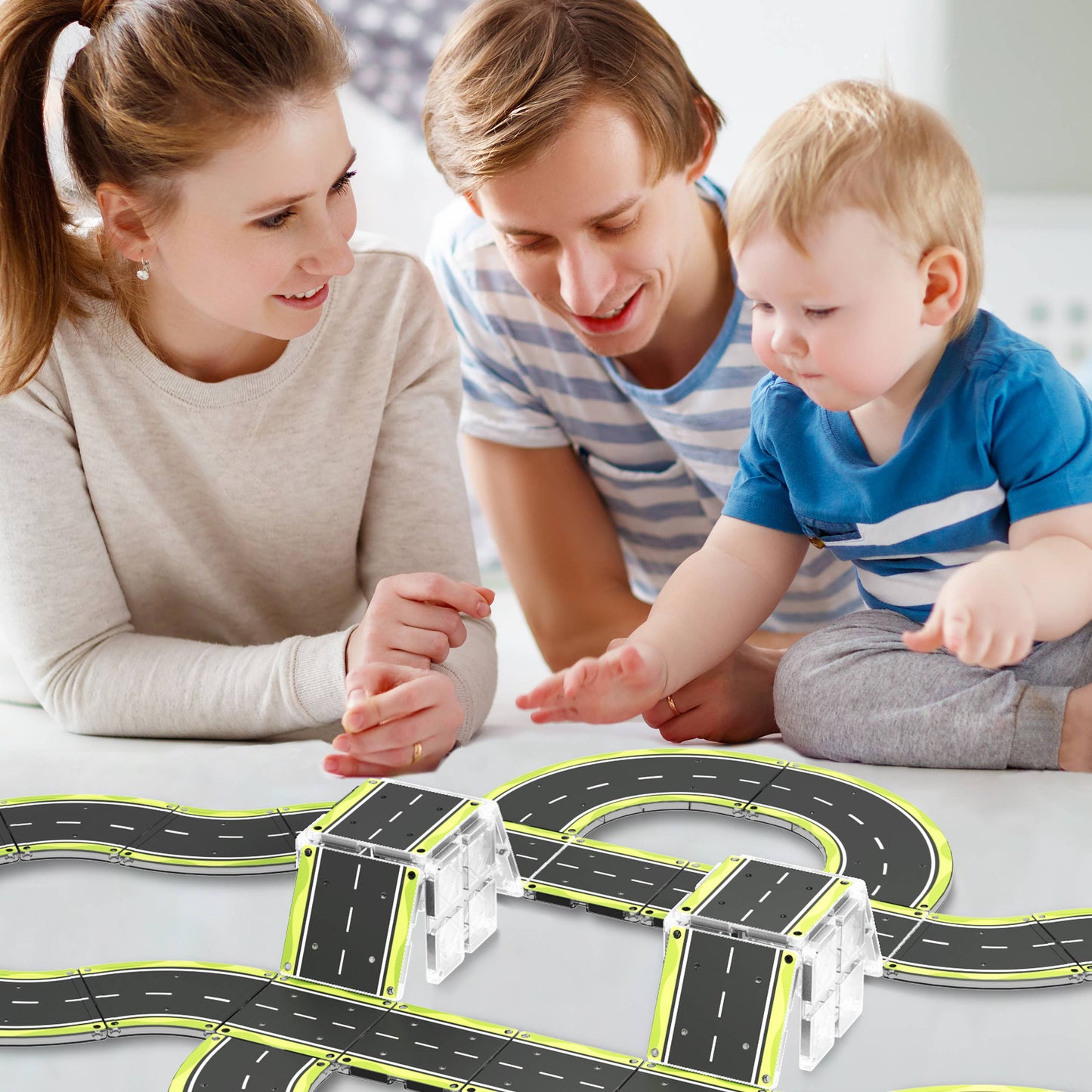 PicassoTiles - PicassoTiles Magnetic Car Track Set - Speedway Themed Set